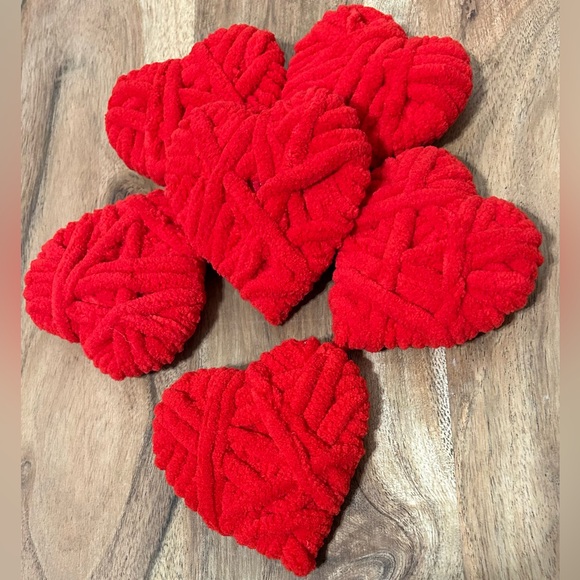 NEW Red Yarn HEARTS Bowl Filler Table Scatter
Valentines Shabby Chic 6 Piece - Picture 3 of 3